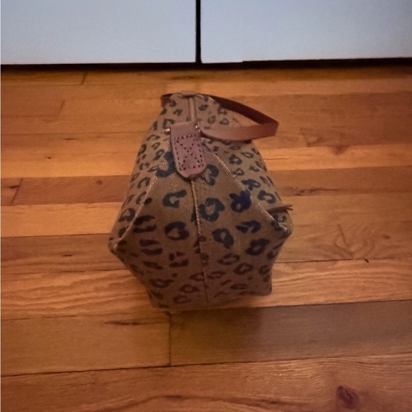 Madewell The Canvas Sling Bag in Leopard Love Dried Cedar - Picture 8 of 17